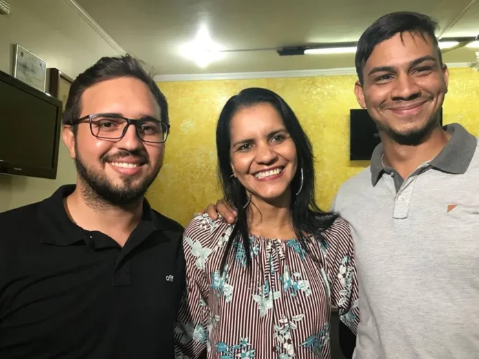 Leonardo dos Anjos (à esquerda), Gislene Diogo da Silva e Wandré Pohl Moreira de Castilho (à direita) — Foto: Facebook/Reprodução