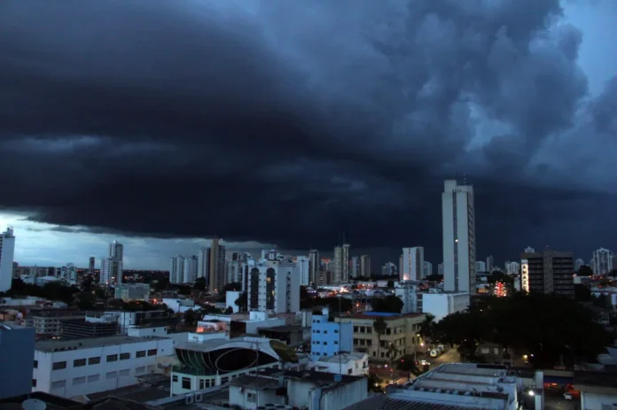 Previsão para esta semana é de pancadas de chuva a qualquer hora do dia em Cuiabá — Foto: Luiz Alves/Prefeitura de Cuiabá