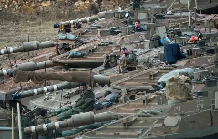 Tropas israelenses (Foto: Baz Ratner/AP)