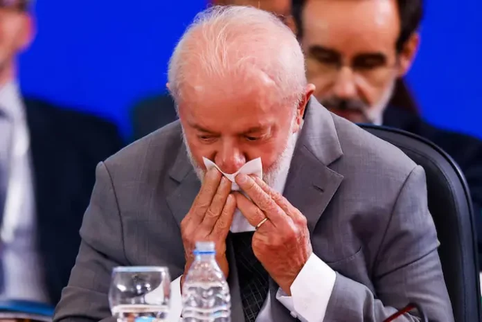 O avião que levava o presidente Lula teve que arremeter durante tentativa de pouso no interior de São Paulo Foto: WILTON JUNIOR