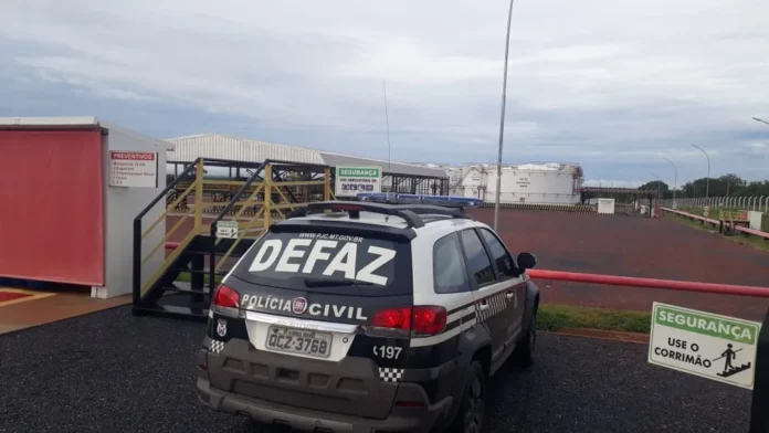 A Defaz realiza a 3ª fase da operação 'Barril Vazio' — Foto: PJC/MT