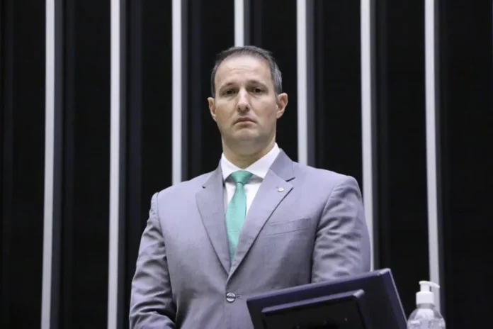 O deputado Guilherme derrite (PP-SP) apresentou um novo relatório para o projeto de lei antifacção. (Foto: Wesley Amaral/Câmara dos Deputados)