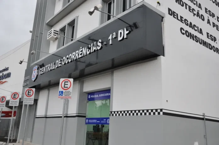 O suspeito foi preso em flagrante e encaminhado à Central de Flagrantes de Cuiabá, onde o caso foi registrado. — Foto: Polícia Civil